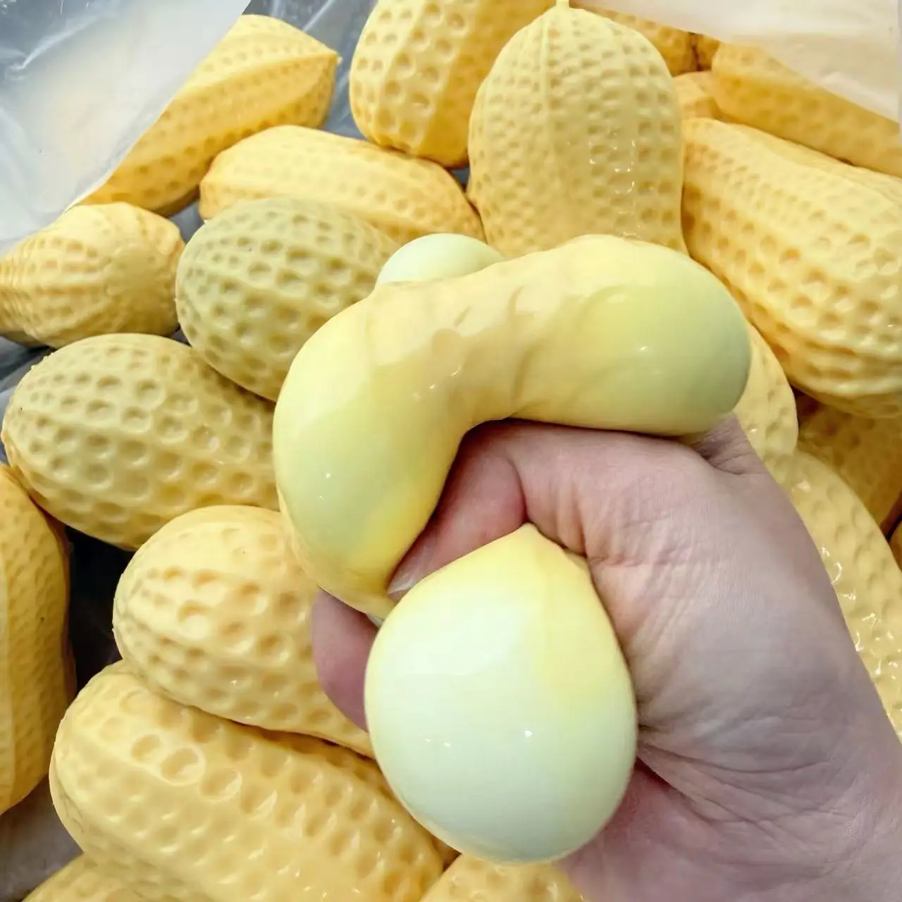 1pcs Big Size Peanut Squishy T - огляд і ціна Party Games For Adults And Kids